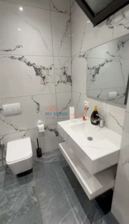 Tirane, jepet me qera apartament 1+1+Ballkon Kati 6, 64 m² 500 € (5 Maji)