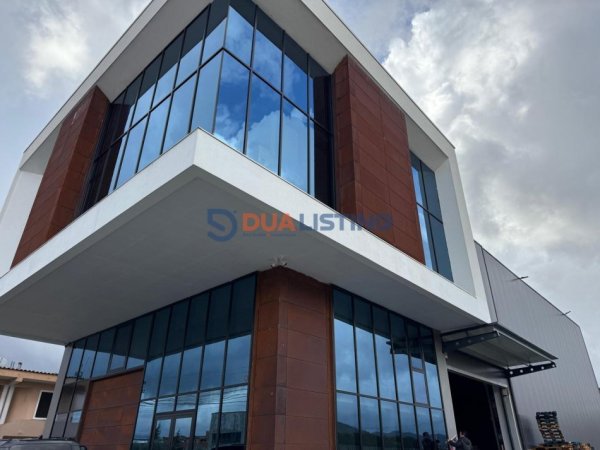 Tirane, shitet ambjent biznesi Kati 1, (Vaqarr)