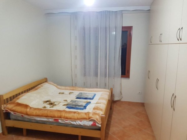 Tirane, jepet me qera apartament 2+1 Kati 1, 500 € 