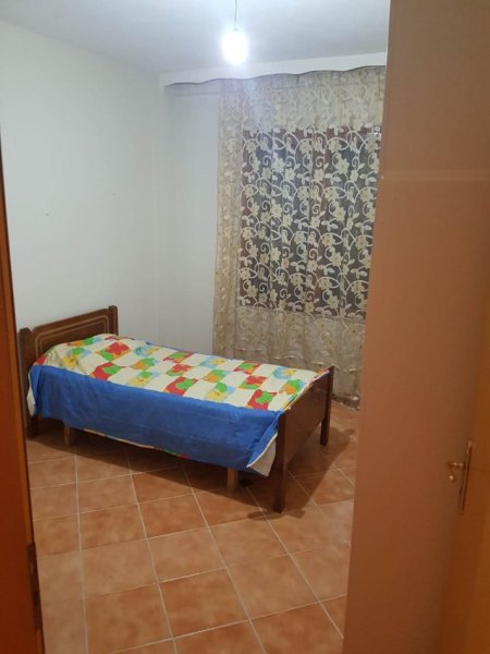 Tirane, jepet me qera apartament 2+1 Kati 1, 500 € 