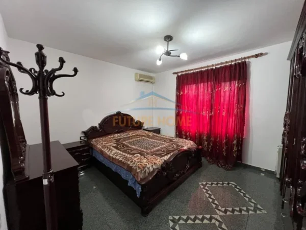 Tirane, jepet me qera apartament 3+1 Kati 6, 120 m² 600 € 