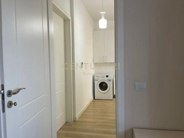 Tirane, jepet me qera apartament 2+1 Kati 3, 100 m² 850 € (Rruga Eduar Mano ,Liqeni i Thate)