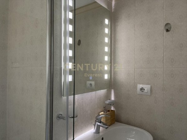 Tirane, jepet me qera apartament 2+1 Kati 3, 100 m² 850 € (Rruga Eduar Mano ,Liqeni i Thate)