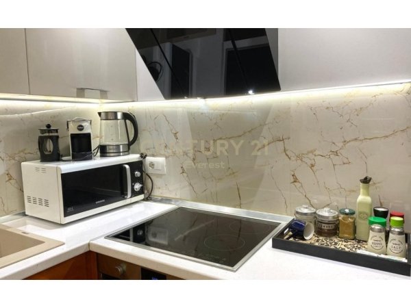 Tirane, jepet me qera apartament 2+1 Kati 3, 100 m² 850 € (Rruga Eduar Mano ,Liqeni i Thate)