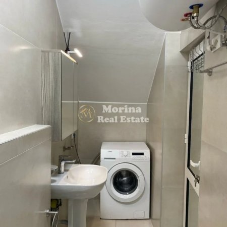 Tirane, jepet me qera Vile 1+1 Kati 2, 70 m² 380 € (Kombinat)