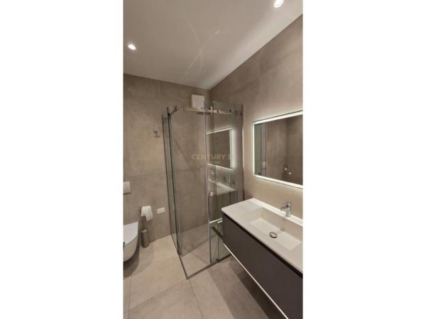 Tirane, jepet me qera apartament 2+1+Aneks+Ballkon Kati 6, 105 m² 2.000 € (Pazari i ri)