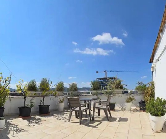 Tirane, jepet me qera apartament 2+1 Kati 10, 145 m² 1.200 € (Blloku)