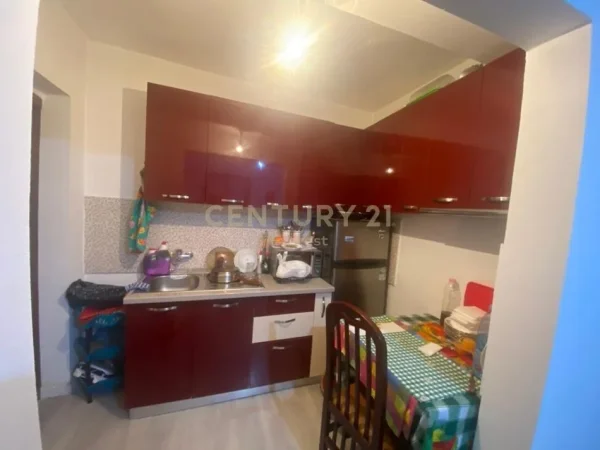 Tirane, shitet apartament 1+1 Kati 1, 59 m² 146.000 € (Ministria e Jashtme)