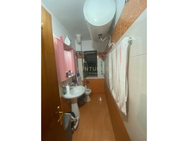 Tirane, shitet apartament 1+1 Kati 1, 59 m² 146.000 € (Ministria e Jashtme)