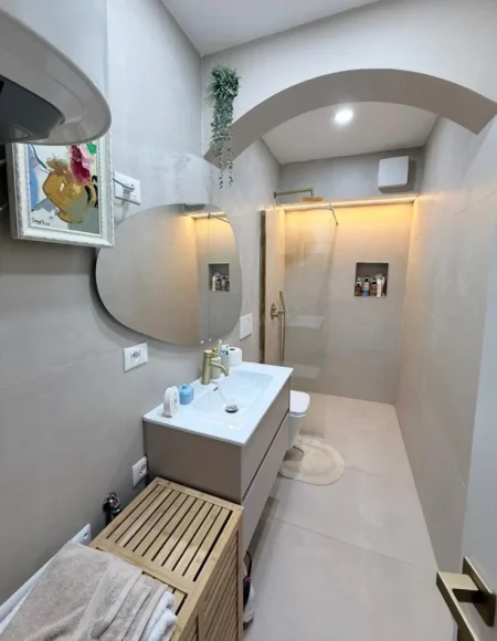 Tirane, shitet apartament 2+1 Kati 3, 70 m² 240.000 € 