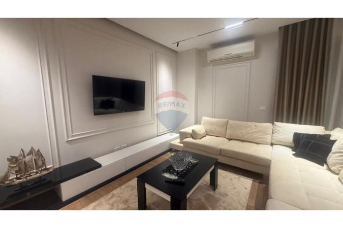 Shqiperi, jepet me qera apartament 2+1+Ballkon , 81 m² 1.100 € (rruga Isa Boletini)