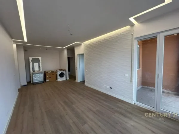 Tirane, shitet apartament 2+1 Kati 4, 96 m² 260.000 € (Shkolla e Kuqe)