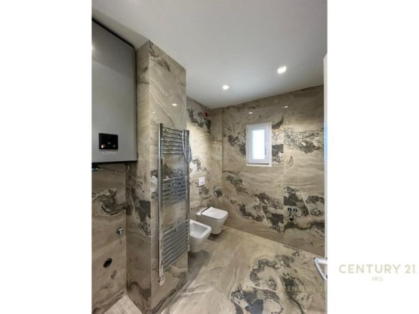 Tirane, shitet apartament 2+1 Kati 4, 96 m² 260.000 € (Shkolla e Kuqe)