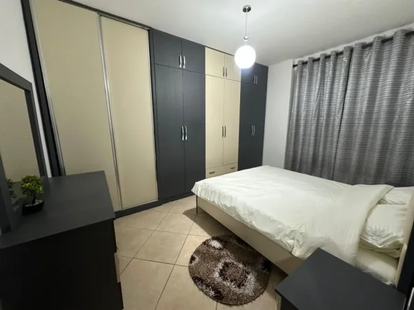 Tirane, jepet me qera apartament 2+1 Kati 3, 106 m² 800 € (Jordan Misja)