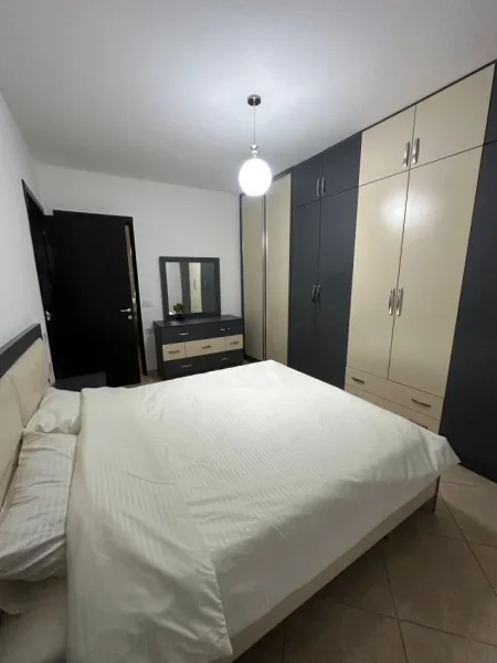 Tirane, jepet me qera apartament 2+1 Kati 3, 106 m² 800 € (Jordan Misja)