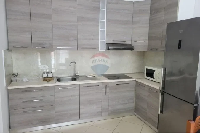 Tirane, jepet me qera 1+1 , 72 m² 450 € (RRUGA BEDRI KARAPICI)