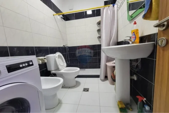 Tirane, jepet me qera 1+1 , 72 m² 450 € (RRUGA BEDRI KARAPICI)