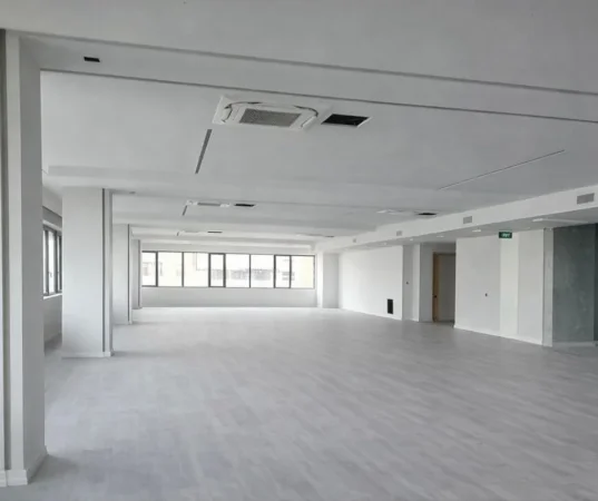 Tirane, jepet me qera ambjent biznesi , 2.000 m² 32.000 € (Kompleksi Deliorgji)