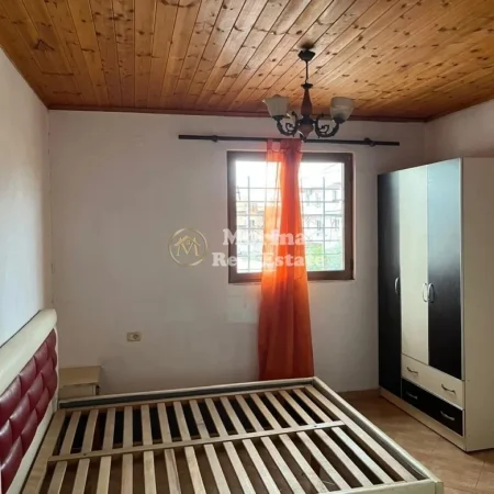 Tirane, jepet me qera shtepi 3+1 Kati 2, 110 m² 420 € (Rruga 5 Maji)