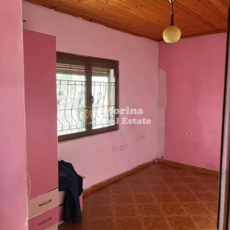 Tirane, jepet me qera shtepi 3+1 Kati 2, 110 m² 300 € (Rruga 5 Maji)