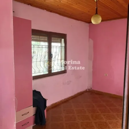 Tirane, jepet me qera shtepi 3+1 Kati 2, 110 m² 420 € (Rruga 5 Maji)