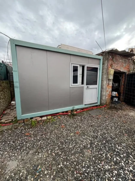 Tirane, jepet me qera ambjent biznesi , 300 m² 750 € (Ali Demi)