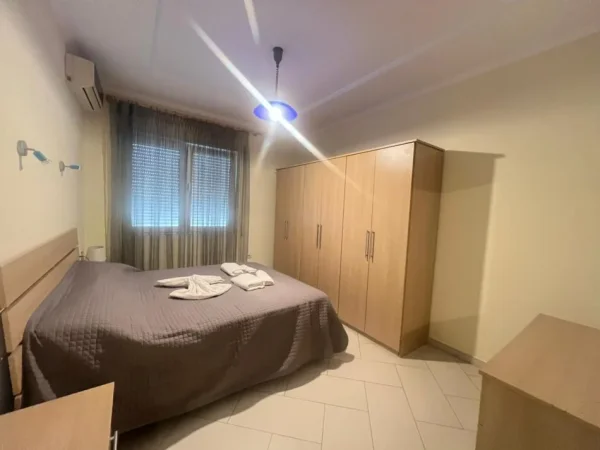 Tirane, jepet me qera apartament Kati 7, 75 m² 700 € (rruga e kavajes)