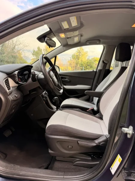 Tirane, shitet SUV Chevrolet Benzin+Gaz, blu e errët automatik Kondicioner 135.000 km 7.800 €