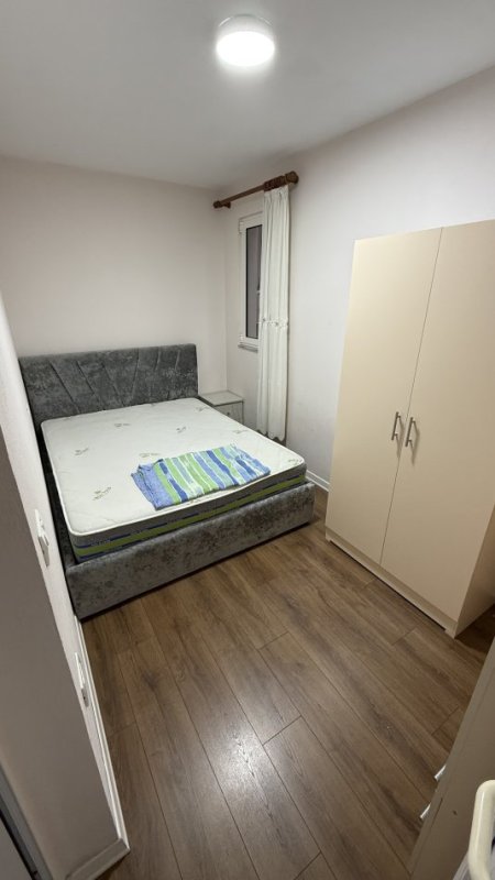 Tirane, jepet me qera apartament 1+1+Ballkon Kati 1, 300 € (Rruga Besim Fagu)