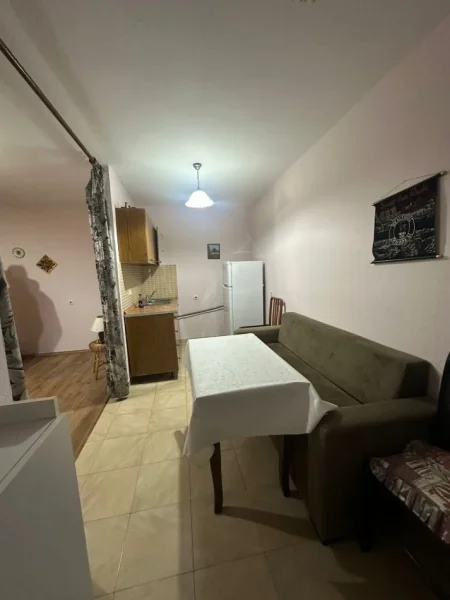 Tirane, jepet me qera apartament 1+1 Kati 2, 72 m² 450 € (qender)