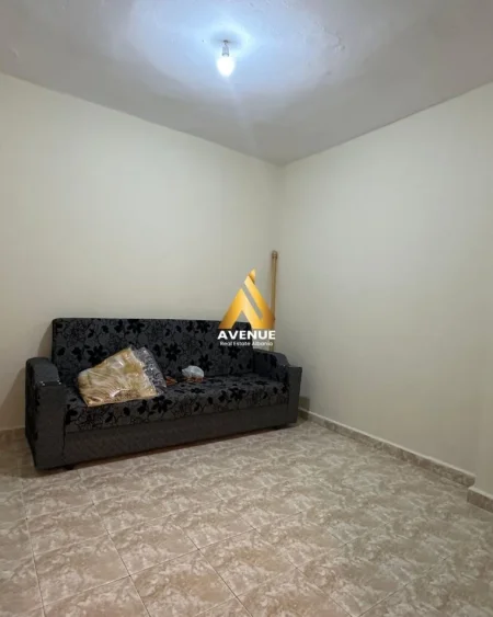 Tirane, jepet me qera apartament 2+1+Ballkon Kati 3, 120 m² 600 € (medar shtylla)