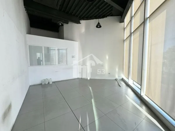 Tirane, jepet me qera ambjent biznesi Kati 8, 770 m² 15.400 € (SHESHI “RILINDJA”)
