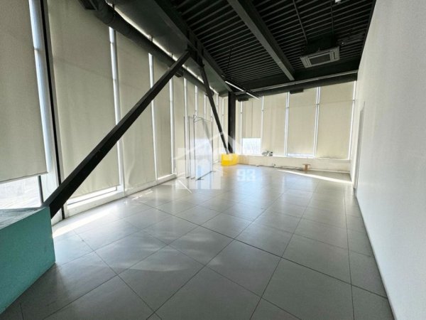 Tirane, jepet me qera ambjent biznesi Kati 8, 770 m² 15.400 € (SHESHI “RILINDJA”)
