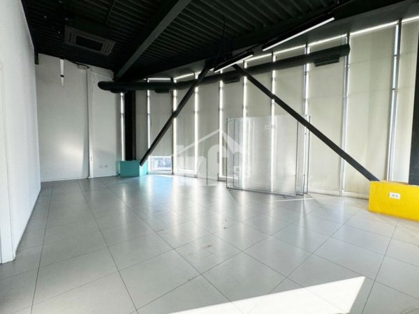 Tirane, jepet me qera ambjent biznesi Kati 8, 770 m² 15.400 € (SHESHI “RILINDJA”)