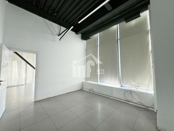 Tirane, jepet me qera ambjent biznesi Kati 8, 770 m² 15.400 € (SHESHI “RILINDJA”)