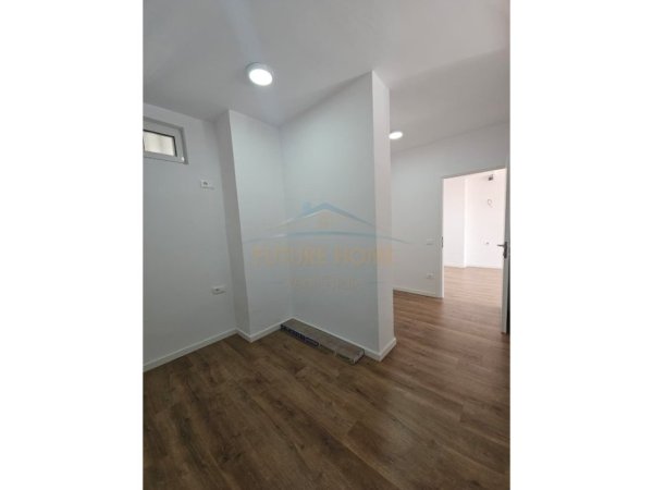 Durres, shitet apartament 2+1+Ballkon Kati 2, 115.000 € (Prane Spitalit Rajonal)