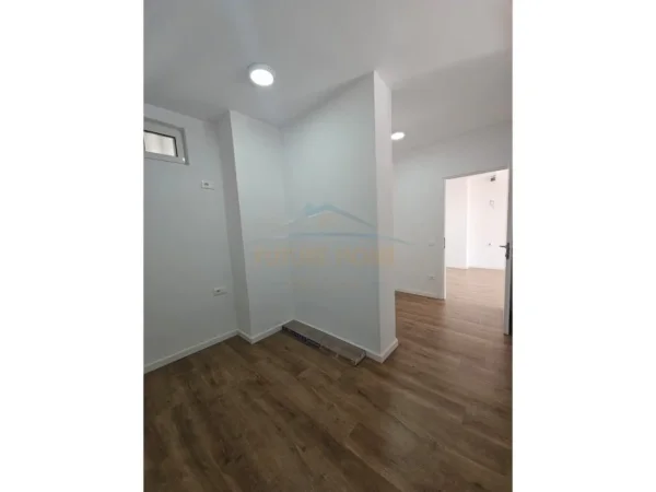 Durres, shitet apartament 2+1+Ballkon Kati 2, 115.000 € (Prane Spitalit Rajonal)
