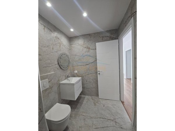 Durres, shitet apartament 2+1+Ballkon Kati 2, 115.000 € (Prane Spitalit Rajonal)