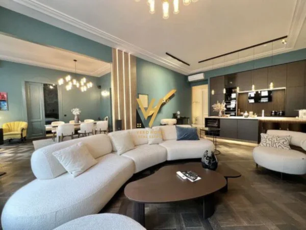 Tirane, shitet apartament 2+1+Ballkon Kati 11, 108 m² 320.000 € (RRUGA MARKO BOCARI)