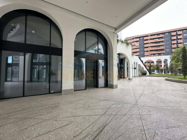 Tirane, jepet me qera ambjent biznesi Kati 0, 36 m² 400 € (River Residence)