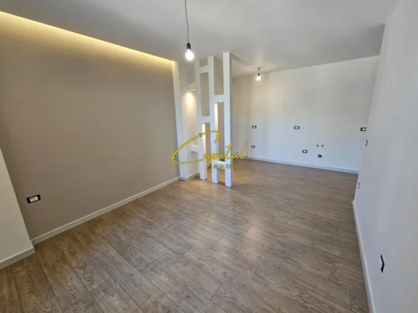 Tirane, shitet apartament 3+1 Kati 1, 130 m² 320.000 € (21 DHJETORI)
