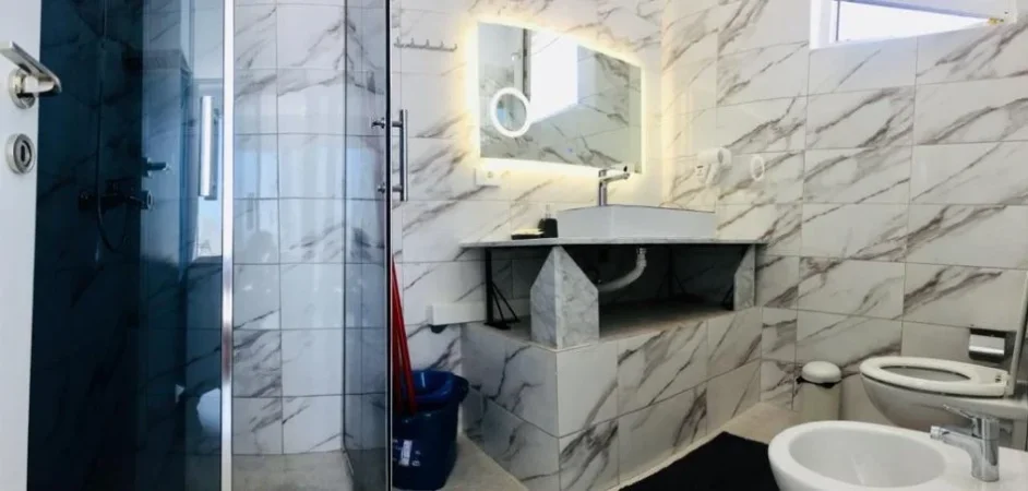 SHITEN 2 GARSONIERE DHERMI 780.000 EURO