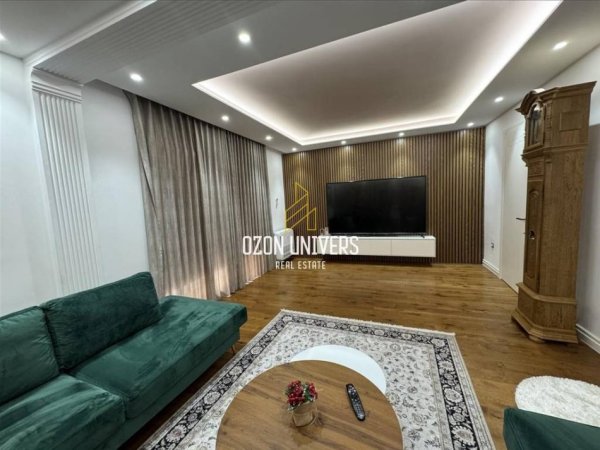 Tirane, jepet me qera Vile 2 Katshe Kati 2, 370 m² 1.500 € (Pranë Univers City)