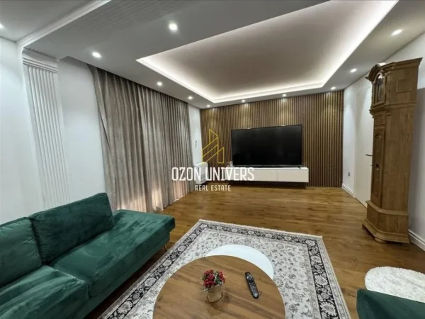Tirane, jepet me qera Vile 2 Katshe Kati 2, 370 m² 1.500 € (Pranë Univers City)
