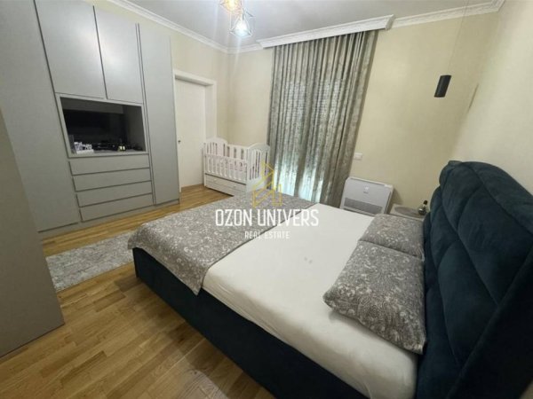 Tirane, jepet me qera Vile 2 Katshe Kati 2, 370 m² 1.500 € (Pranë Univers City)