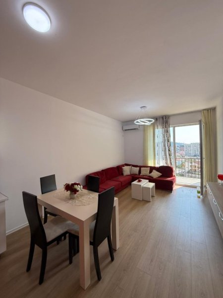 Tirane, jepet me qera apartament 1+1 , 70 m² 450 € (yzberisht)