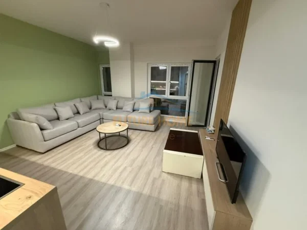Tirane, jepet me qera apartament 1+1 Kati 6, 64 m² 670 € (Zogu i zi)