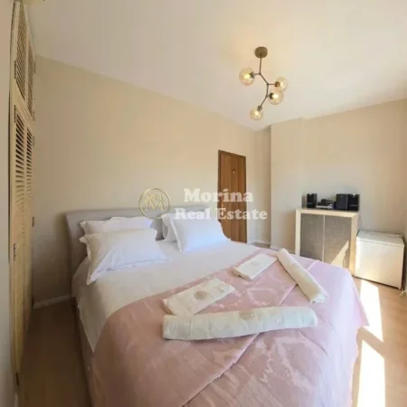 Tirane, jepet me qera apartament 2+1 Kati 10, 120 m² 1.200 € (Blloku)