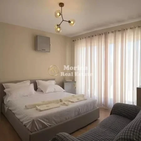 Tirane, jepet me qera apartament 2+1 Kati 10, 120 m² 1.200 € (Blloku)