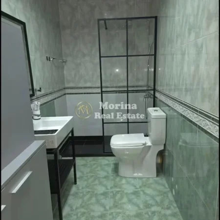 Tirane, jepet me qera apartament 2+1 Kati 10, 120 m² 1.200 € (Blloku)